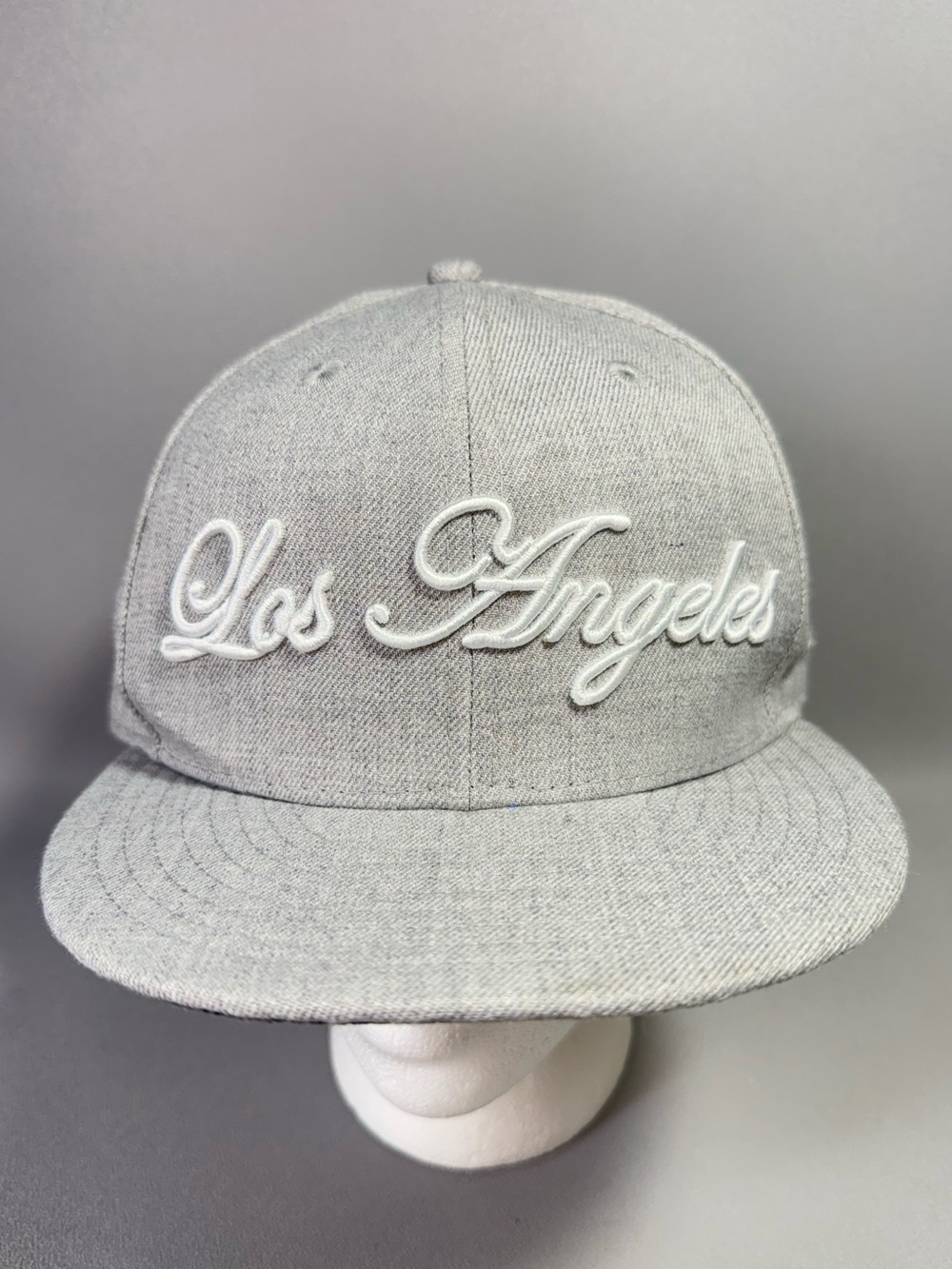 New Era Los Angeles Lakers Light Gray Raised Embroidered Snapback Cap